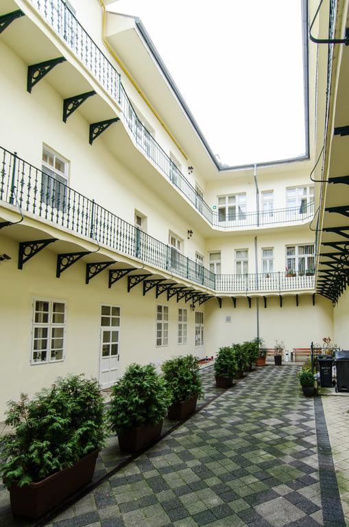 Luxury Vincents Apartments Кошице Экстерьер фото